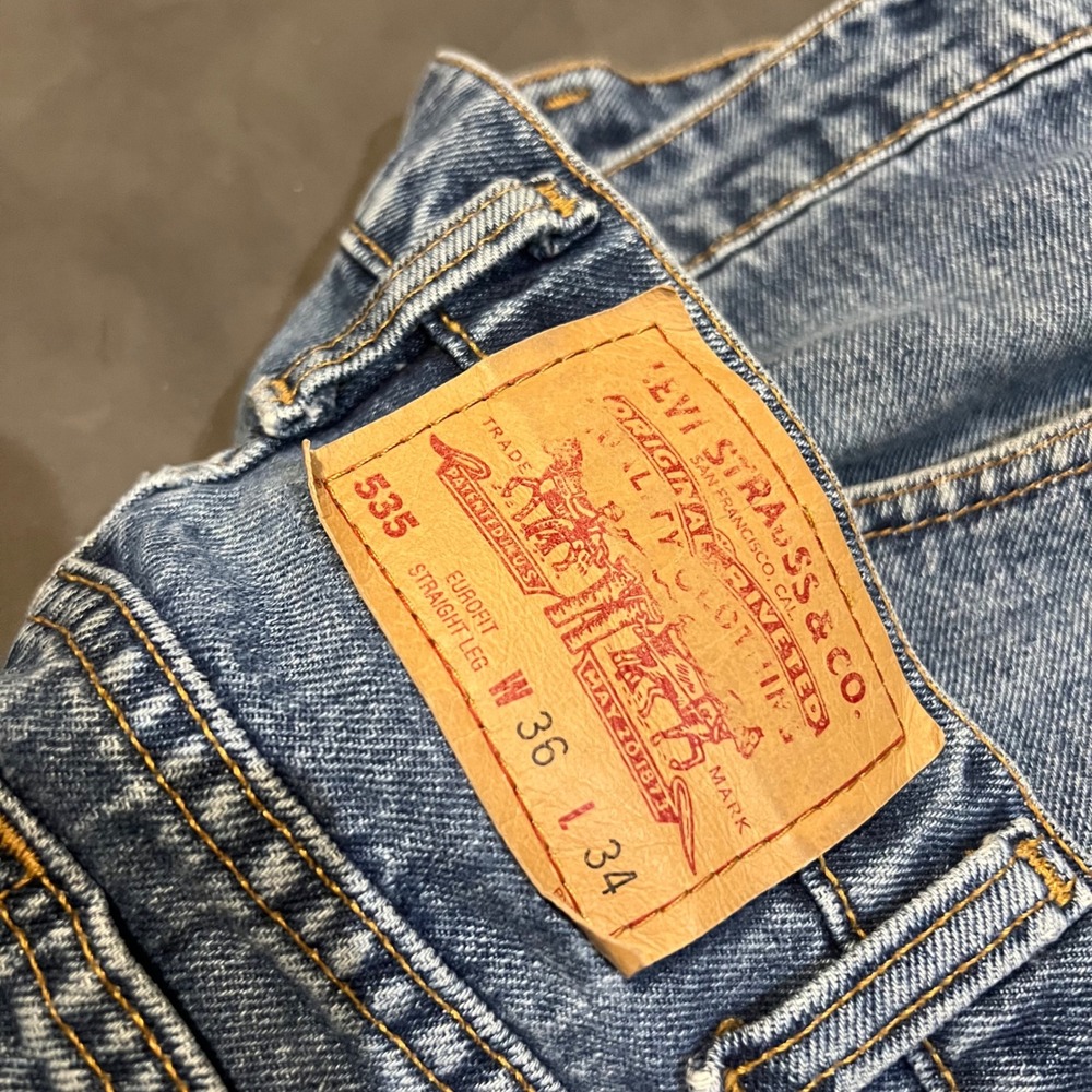 Vintage Levis 535 Eurofit Straight Leg Jeans Mens 36x30 Baggy Light‎ Wash Denim - Picture 3 of 9